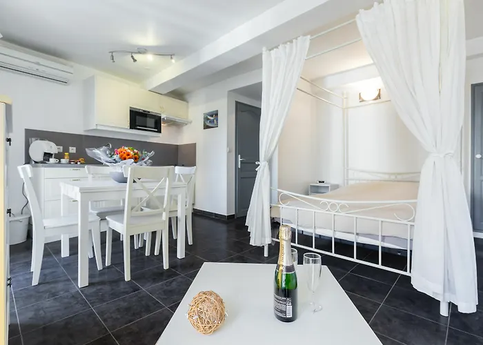 Florella Marechal Joffre Апартаменты