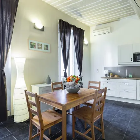 Florella Marechal Joffre Daire *